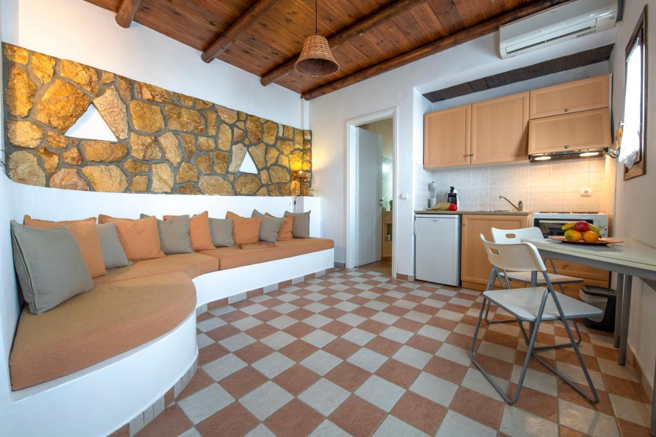 Niriides Studios Pachaina Dış mekan fotoğraf
